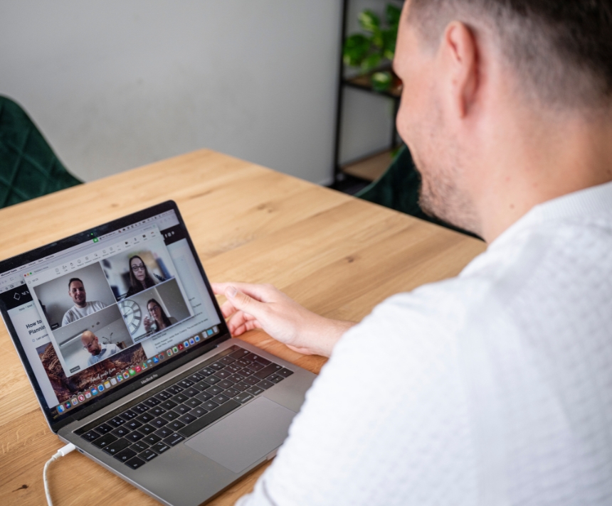 Jsme výřeční i organizovaní zároveň