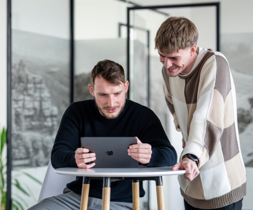 Správa sociálních sítí firem jako nástroj pro budování vztahu se zákazníky